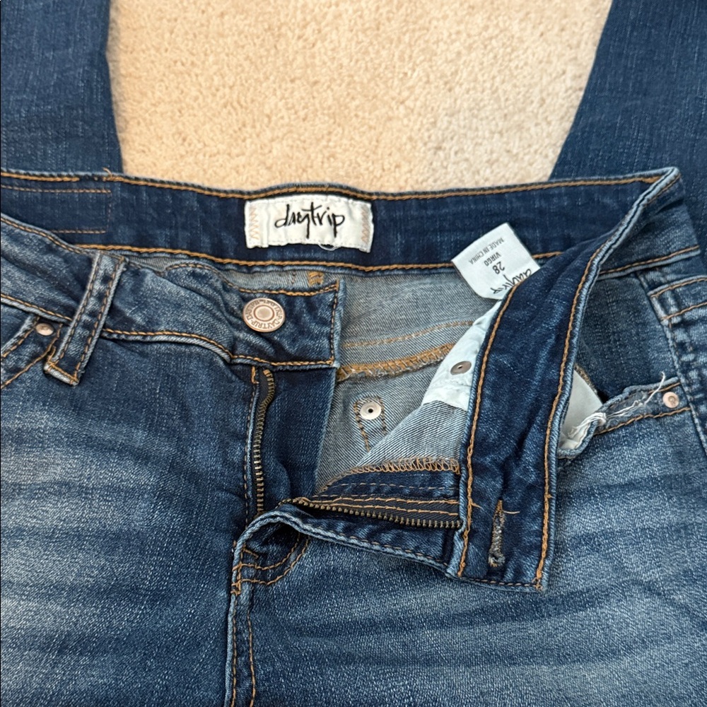 Daytrip Women's Medium Blue Straight Leg Jeans